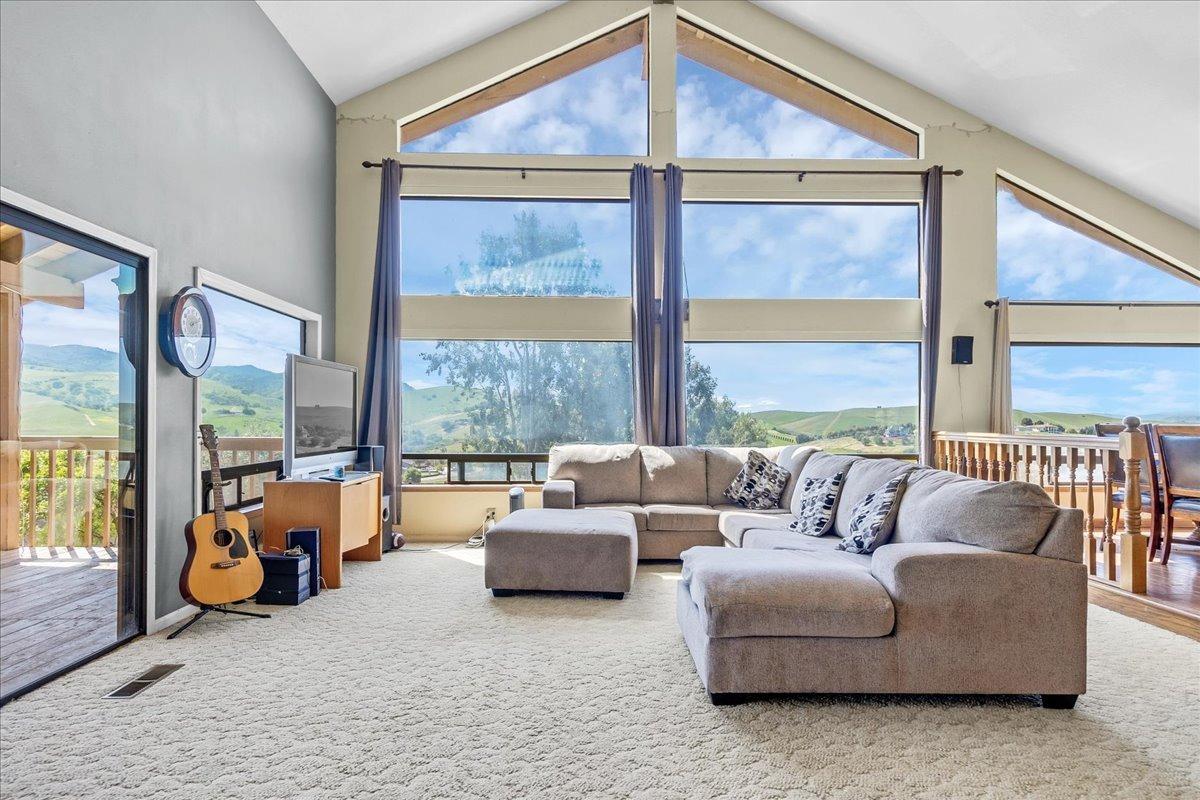 Hollister, California 95023, United States, 4 Bedrooms Bedrooms, ,4 BathroomsBathrooms,Residential,Active,103654