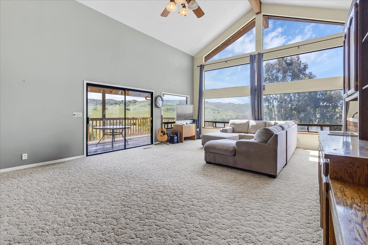 Hollister, California 95023, United States, 4 Bedrooms Bedrooms, ,4 BathroomsBathrooms,Residential,Active,103654