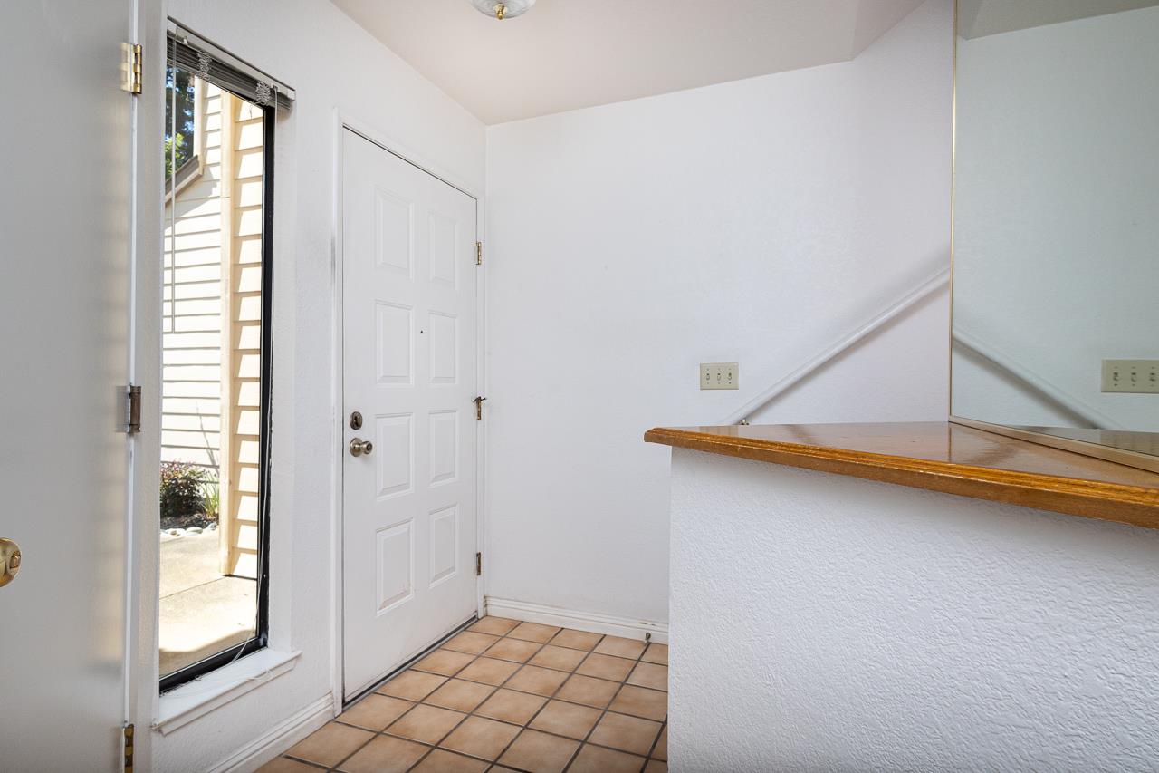 5607 Walnut Avenue 10