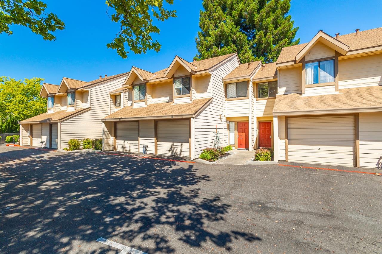 5607 Walnut Avenue 10