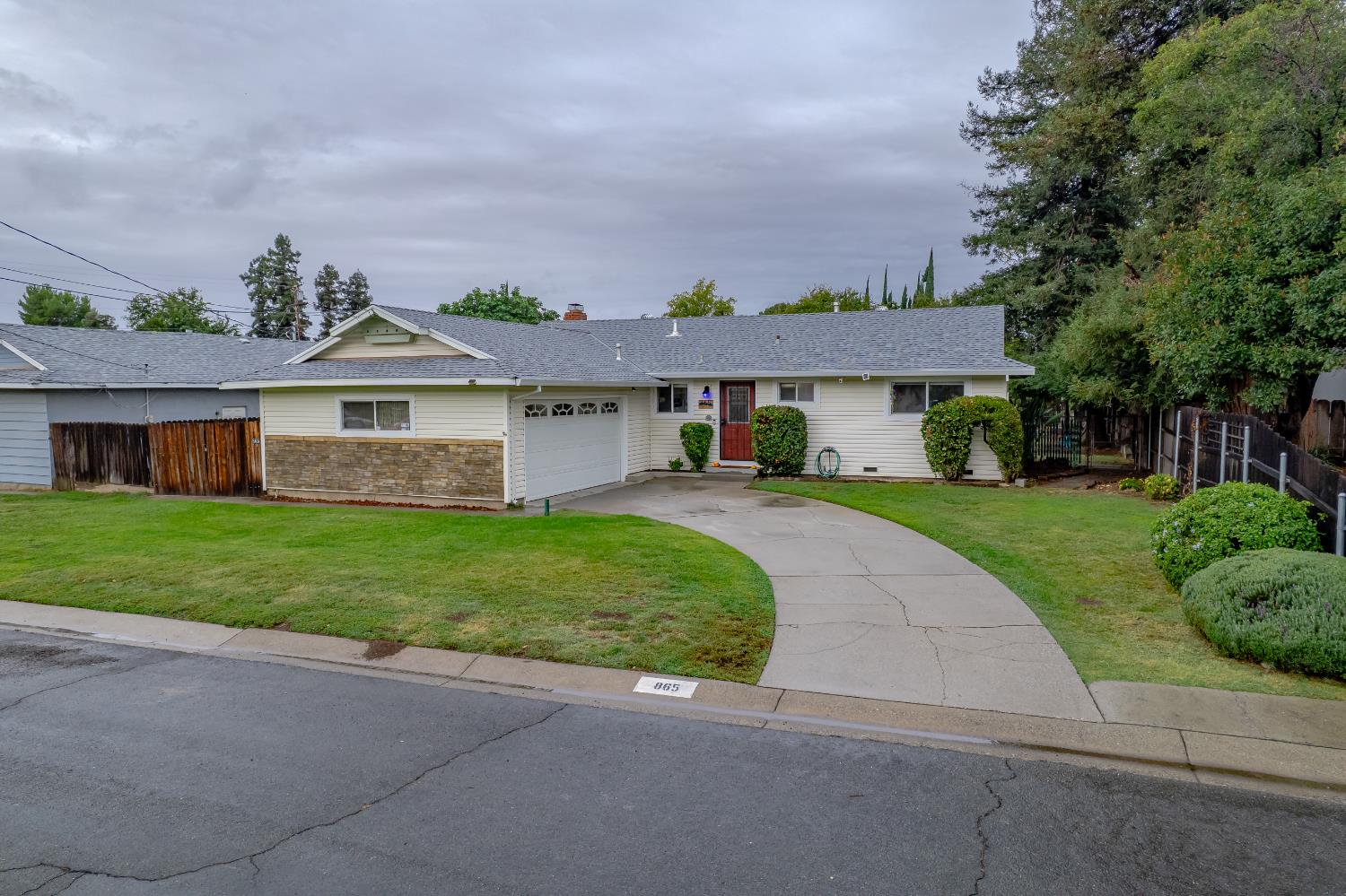 865 S Barrett Road