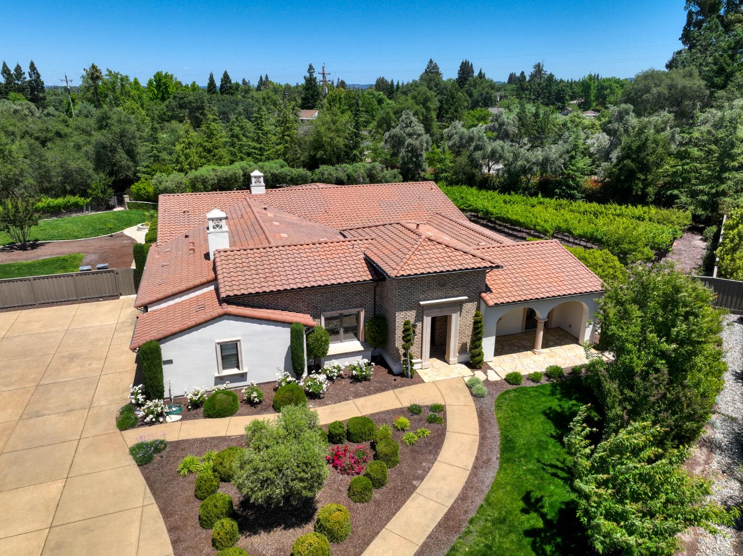 8100 Woodland Grove Place