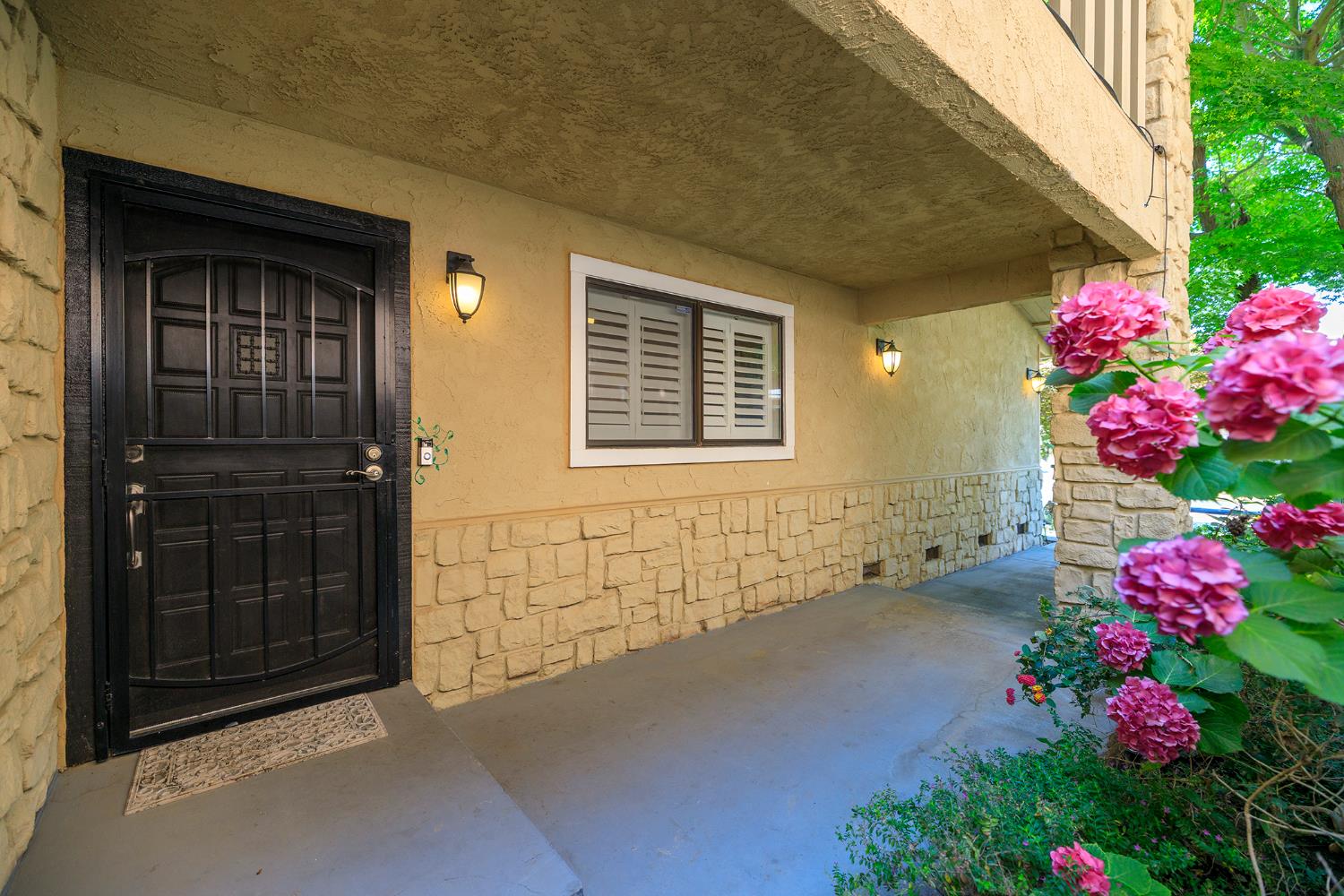 1127 River Bluff Drive