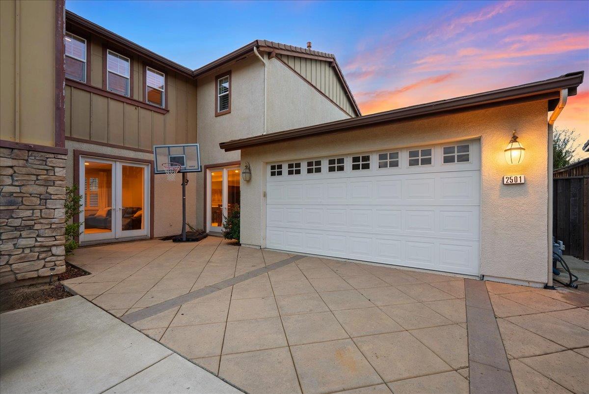 2501 Mossy Oak Court