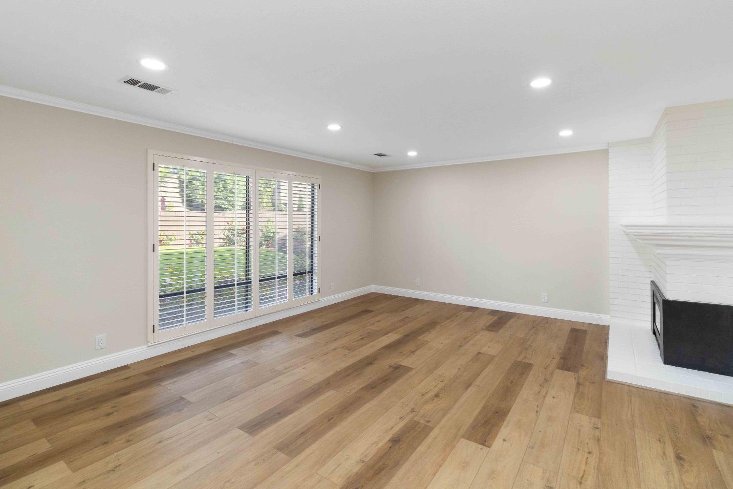 1006 Dunbarton Circle