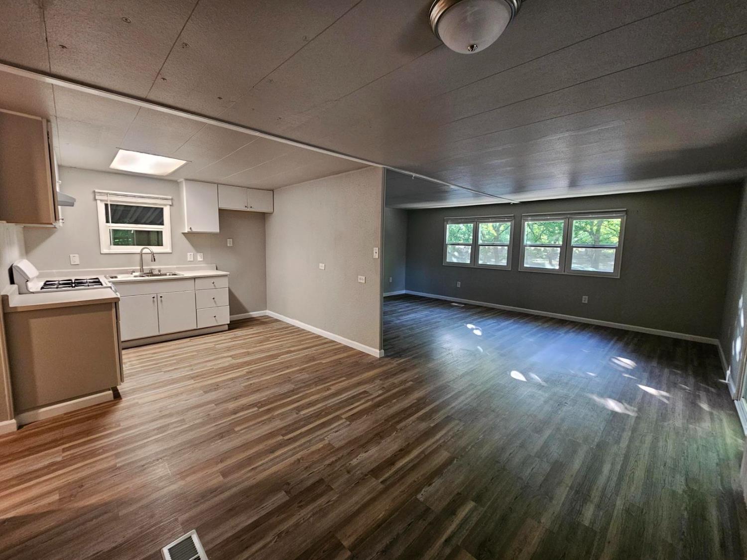 11705 Parey Ave 6
