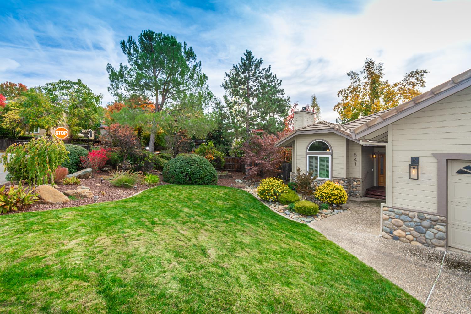 841 Oak Crest Circle