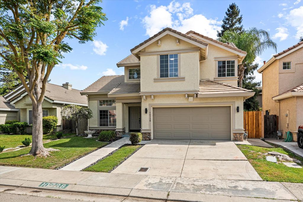 Photo of 10738 W Pleasant Valley Circle, Stockton, CA 95209 (MLS # 226034726)