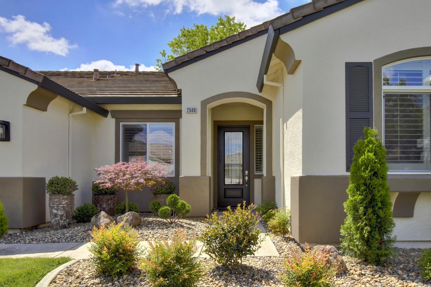 2500 Emerald Lake