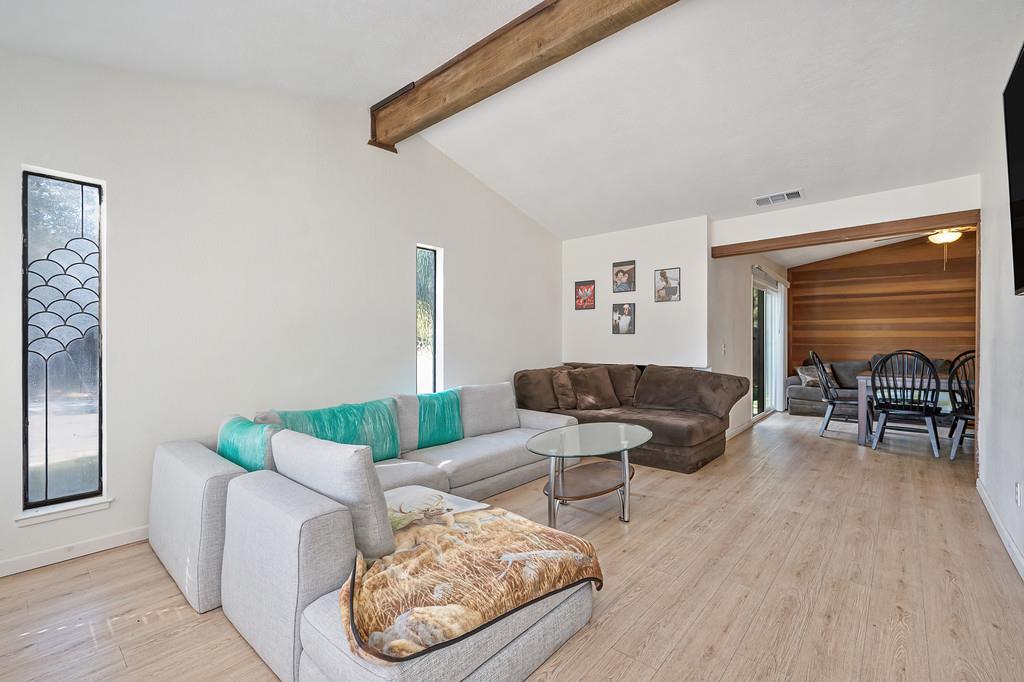 11 Kamson Court