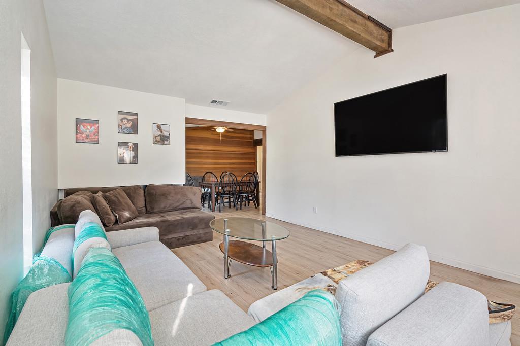 11 Kamson Court