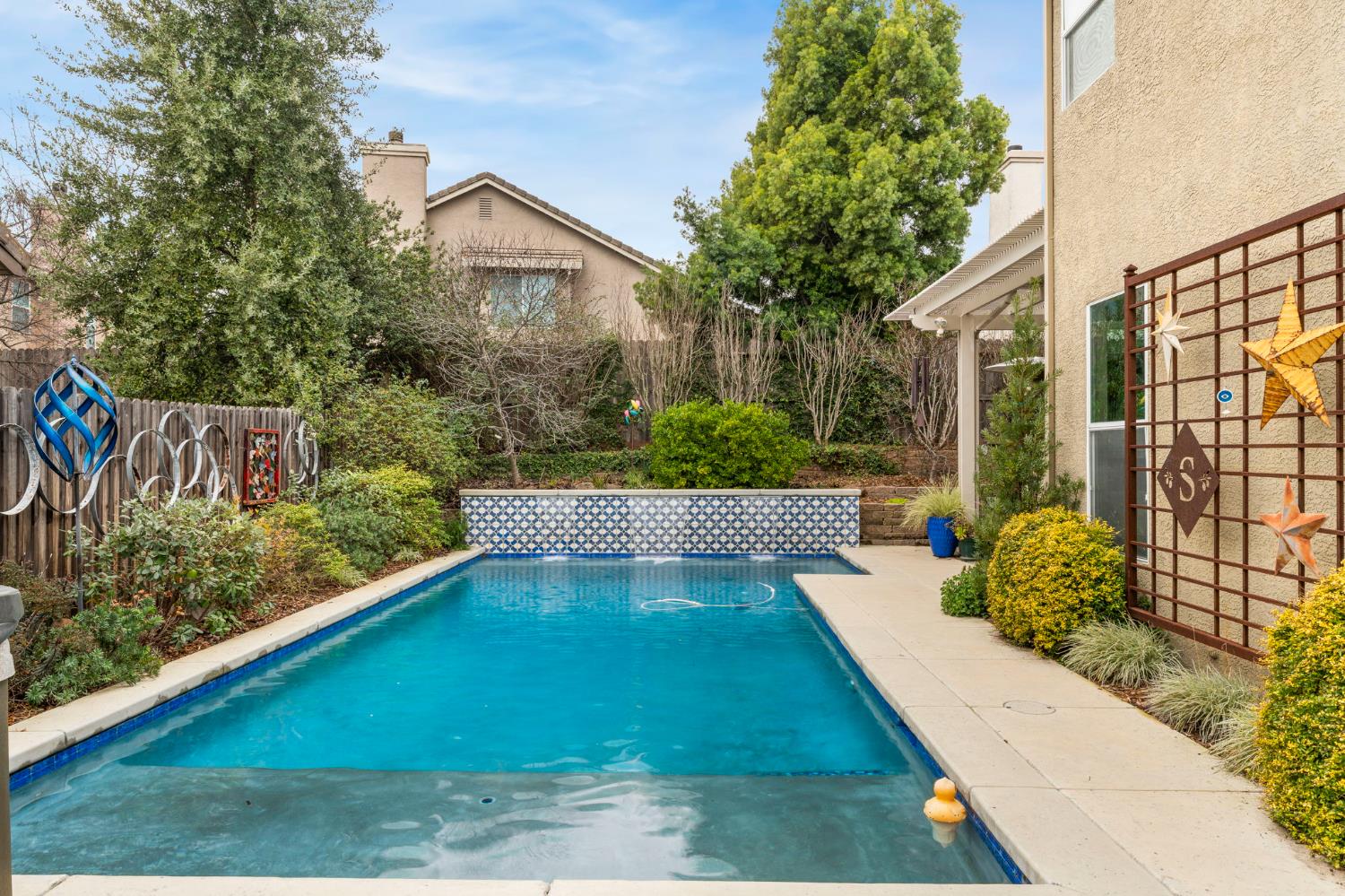 683 Fifteen Mile Drive