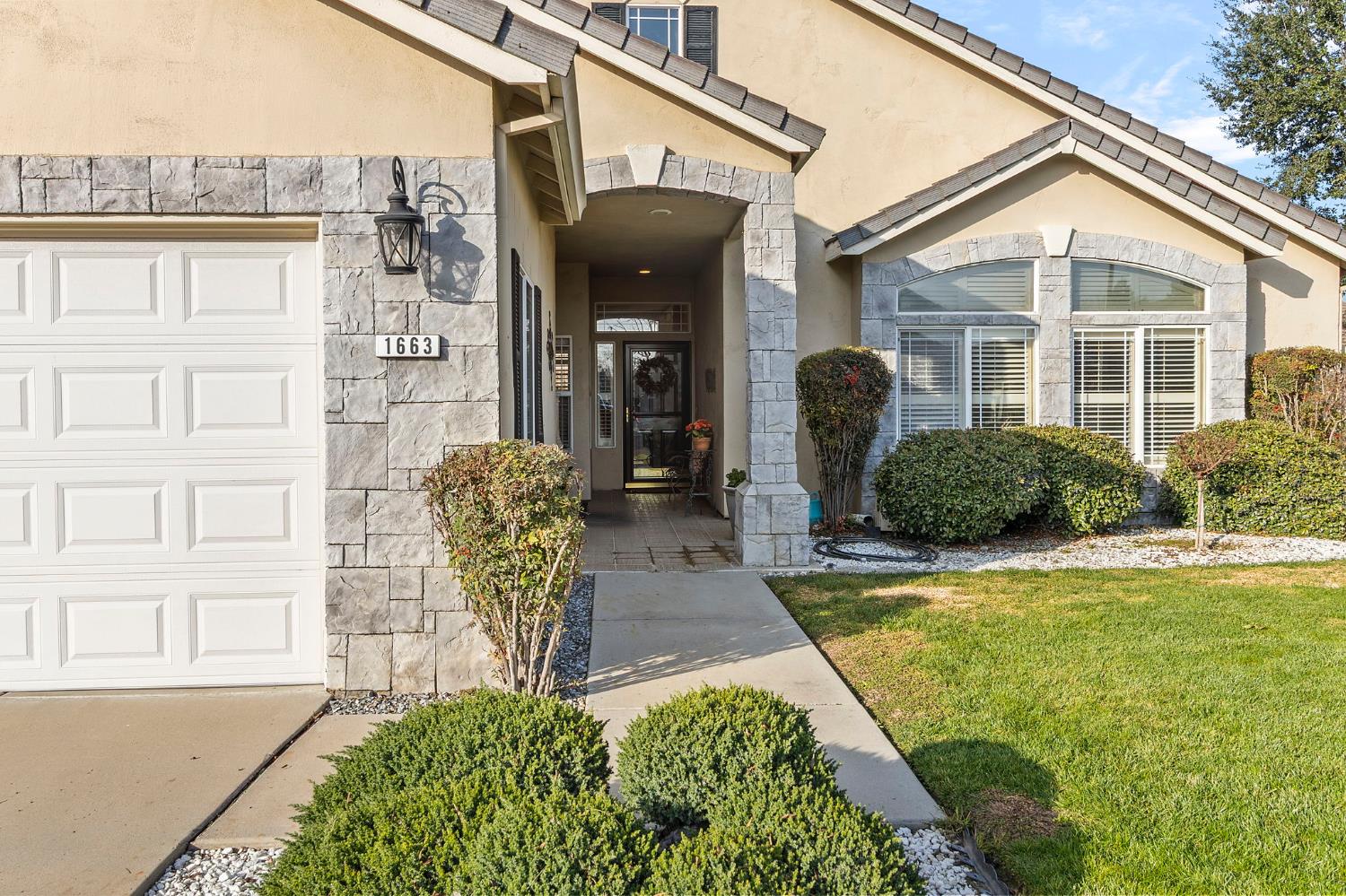 1663 Alex Way