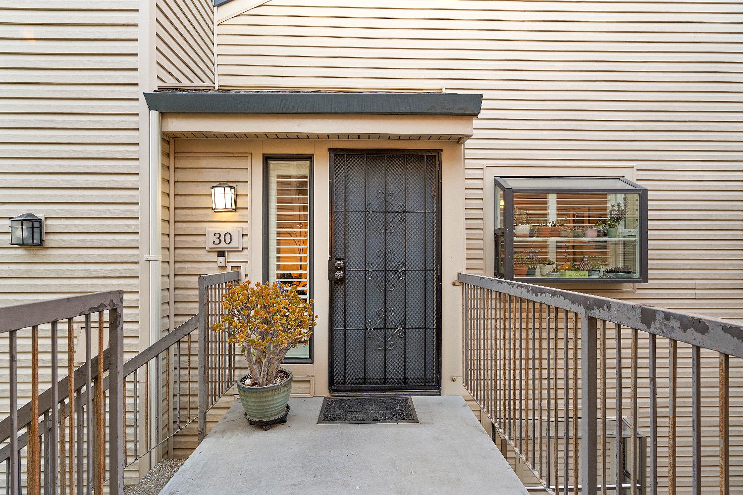 2280 Hurley Way 30