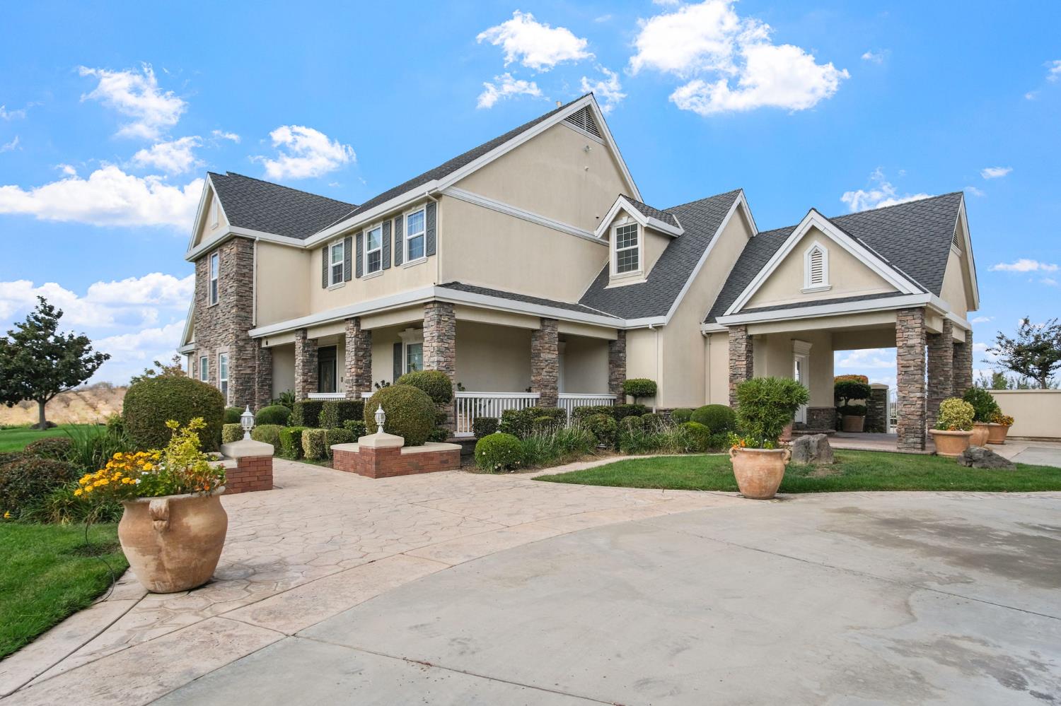 1477 Hidden Hills Road