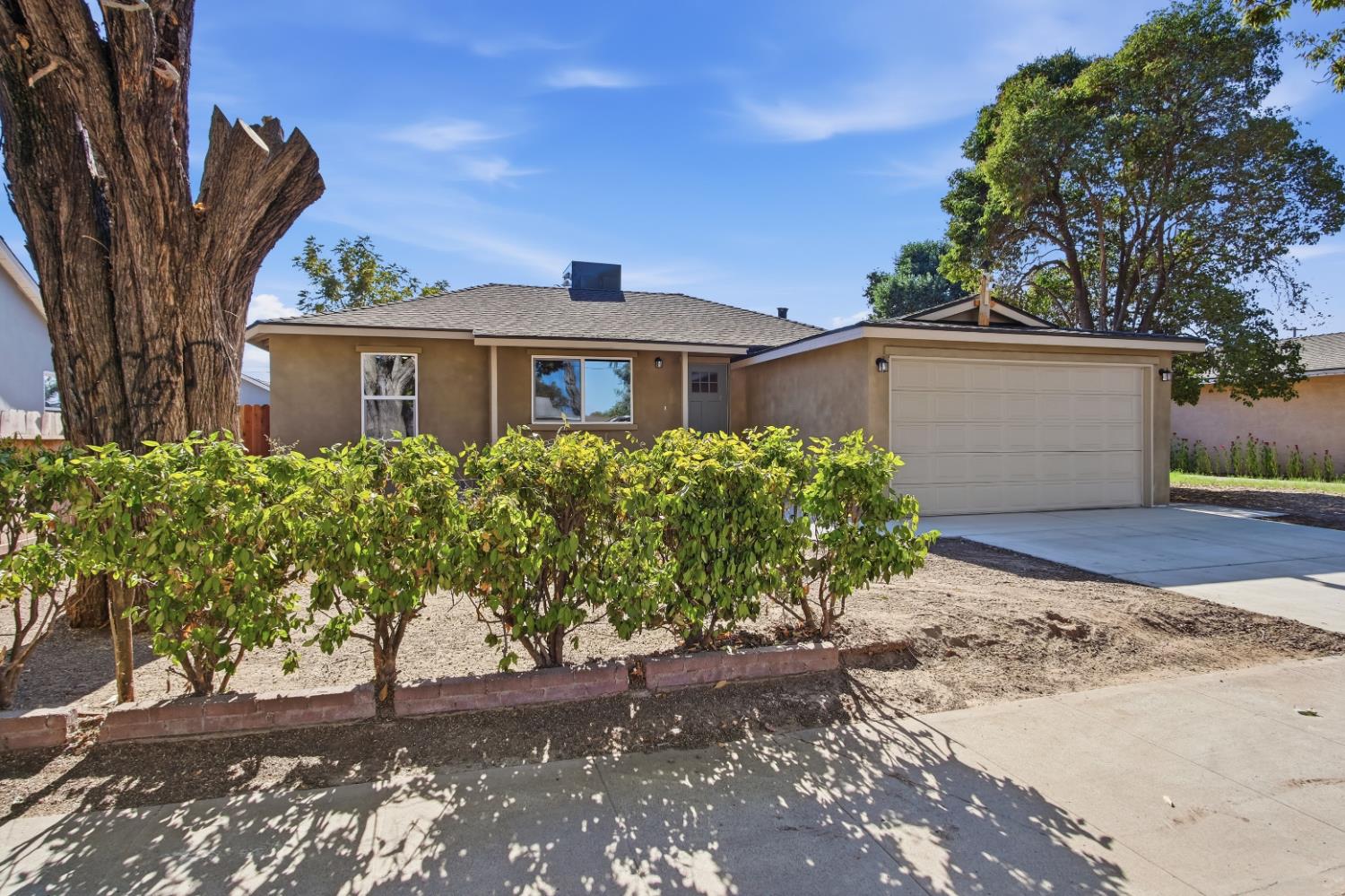 832 W 9th Street