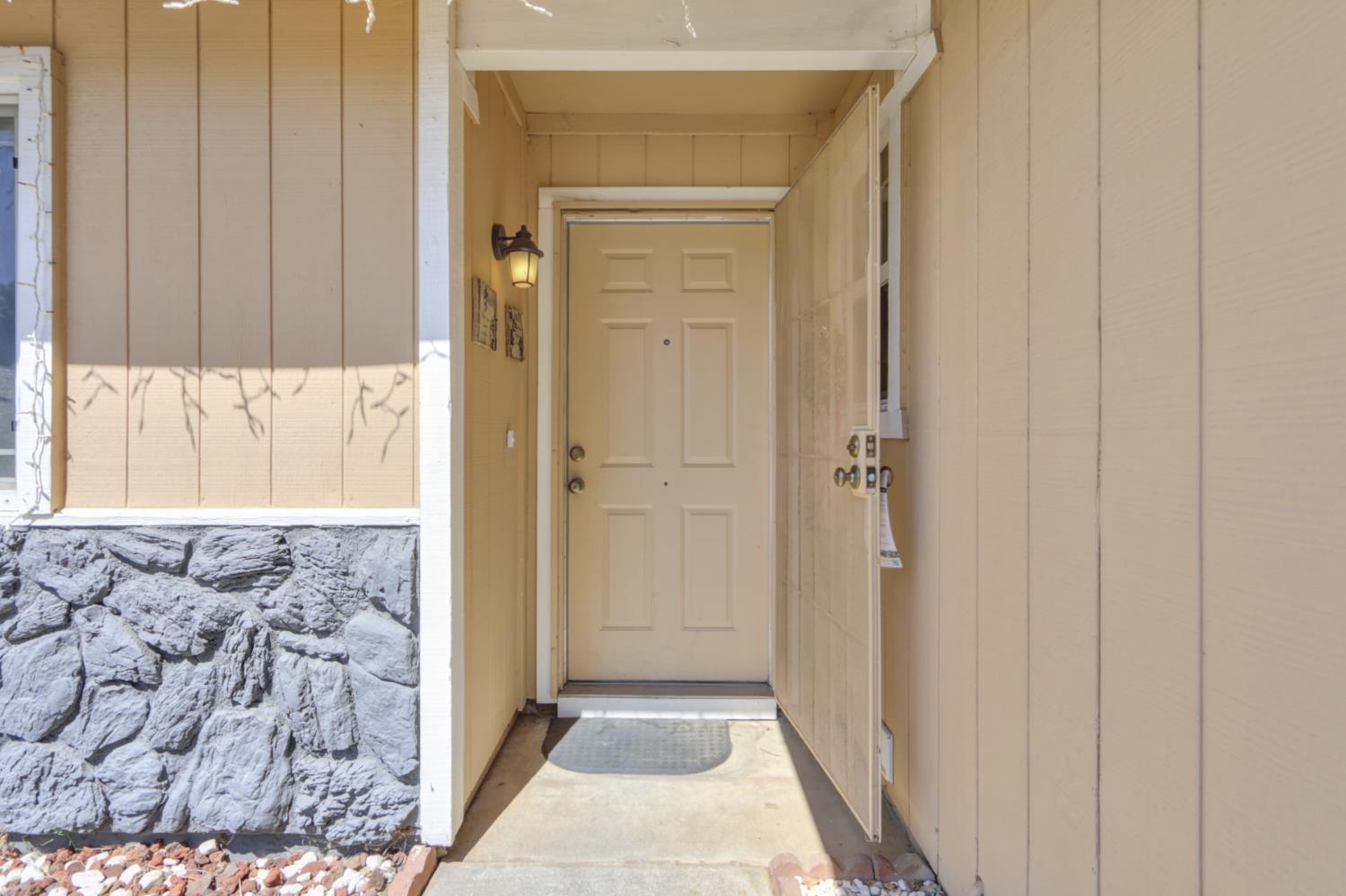 3301 Glenmoor Drive