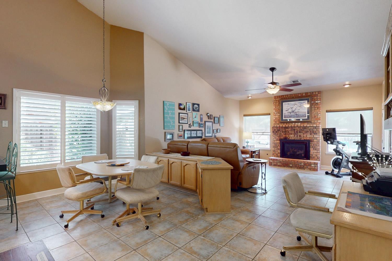 Yuba City, California 95993, United States, 4 Bedrooms Bedrooms, ,2 BathroomsBathrooms,Residential,Active,186867