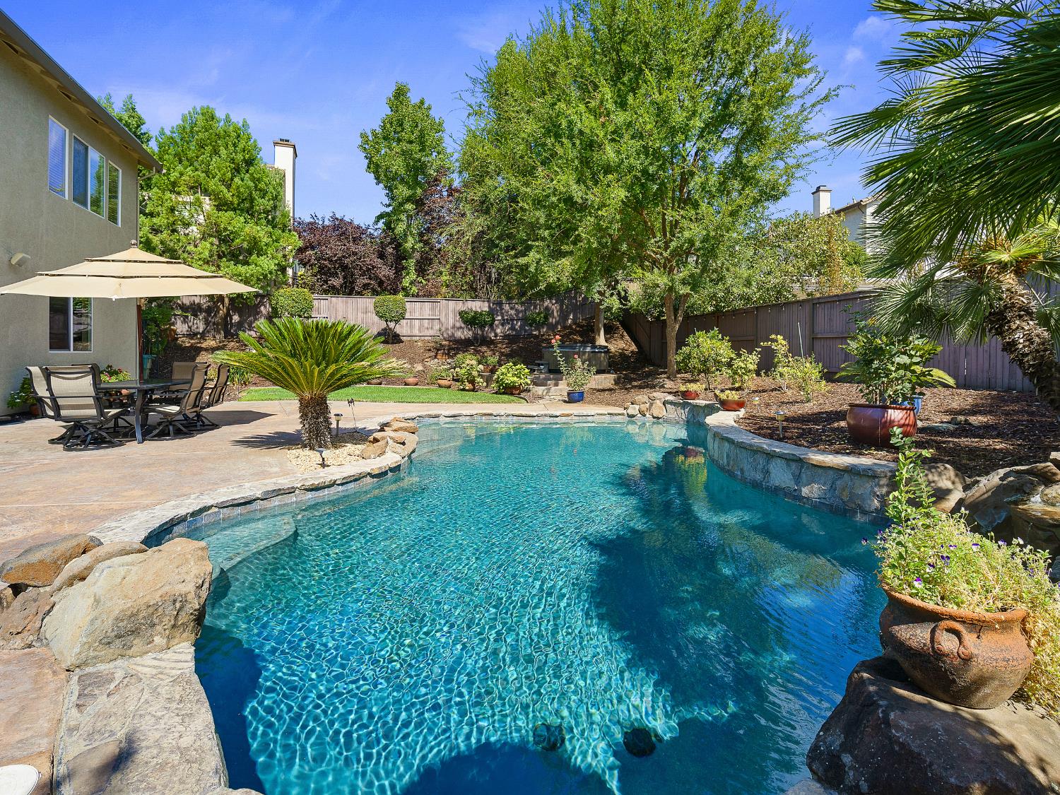 El Dorado Hills, California 95762, United States, 5 Bedrooms Bedrooms, ,5 BathroomsBathrooms,Residential,Active,208827