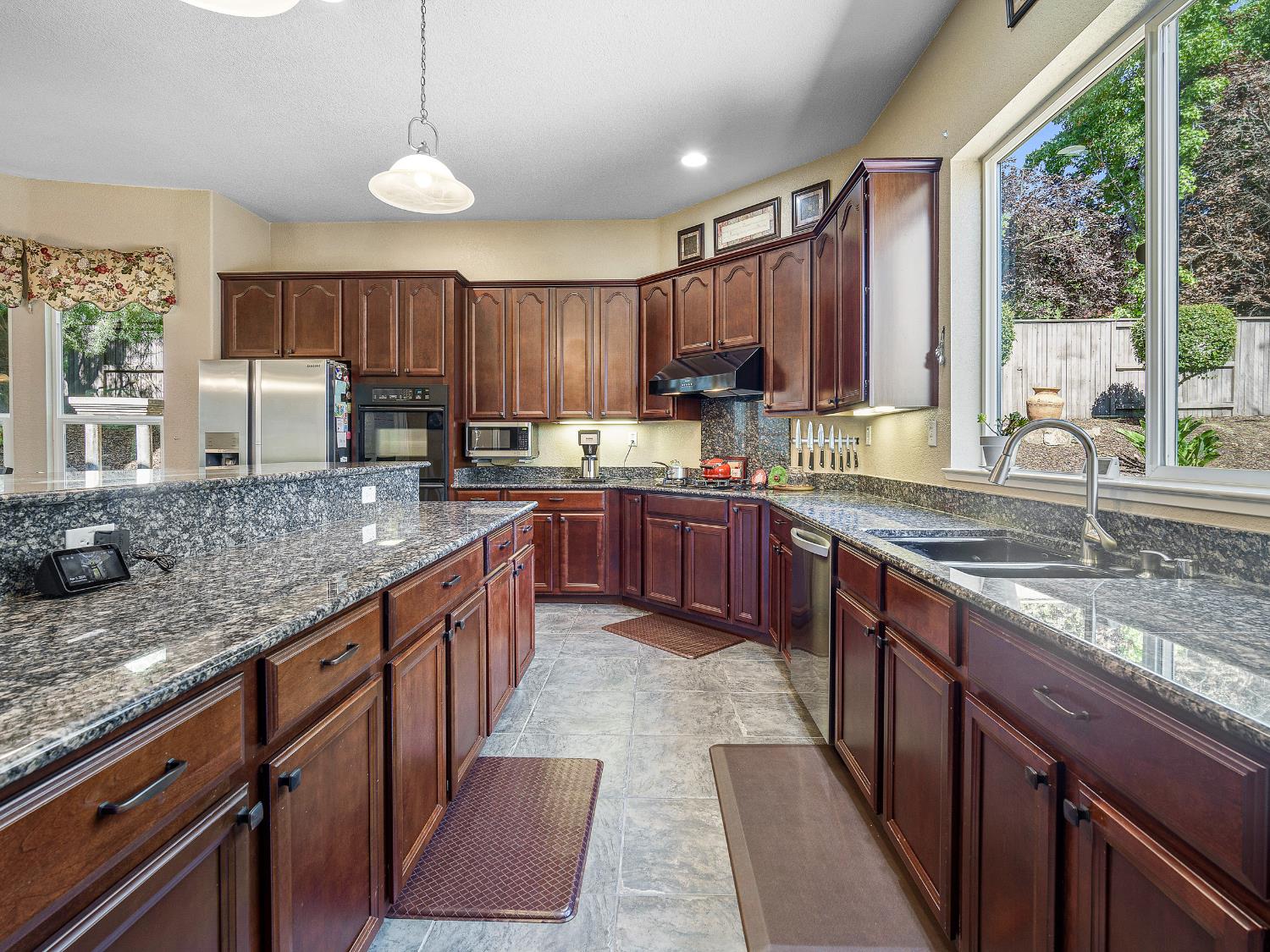 El Dorado Hills, California 95762, United States, 5 Bedrooms Bedrooms, ,5 BathroomsBathrooms,Residential,Active,208827