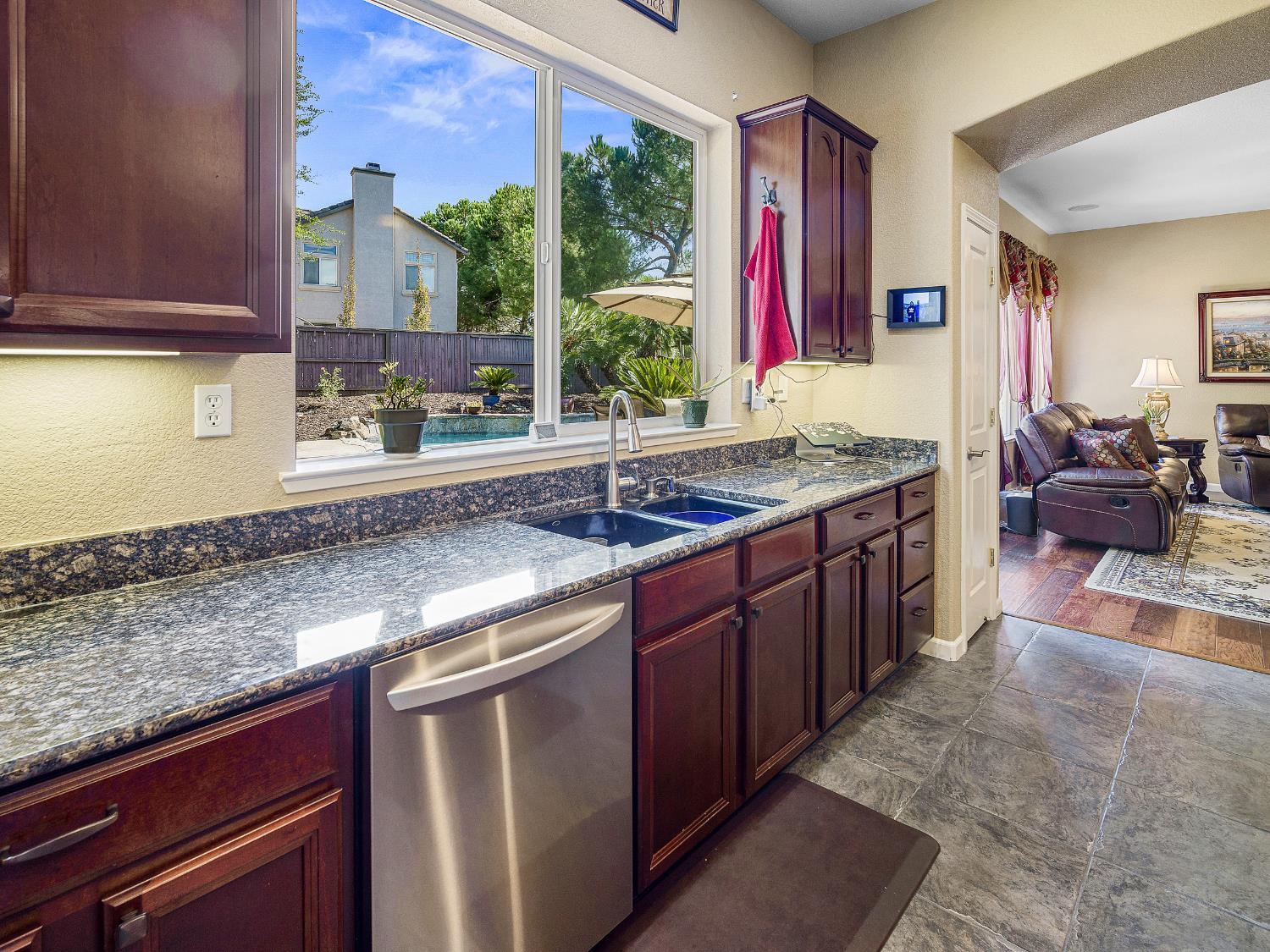 El Dorado Hills, California 95762, United States, 5 Bedrooms Bedrooms, ,5 BathroomsBathrooms,Residential,Active,208827