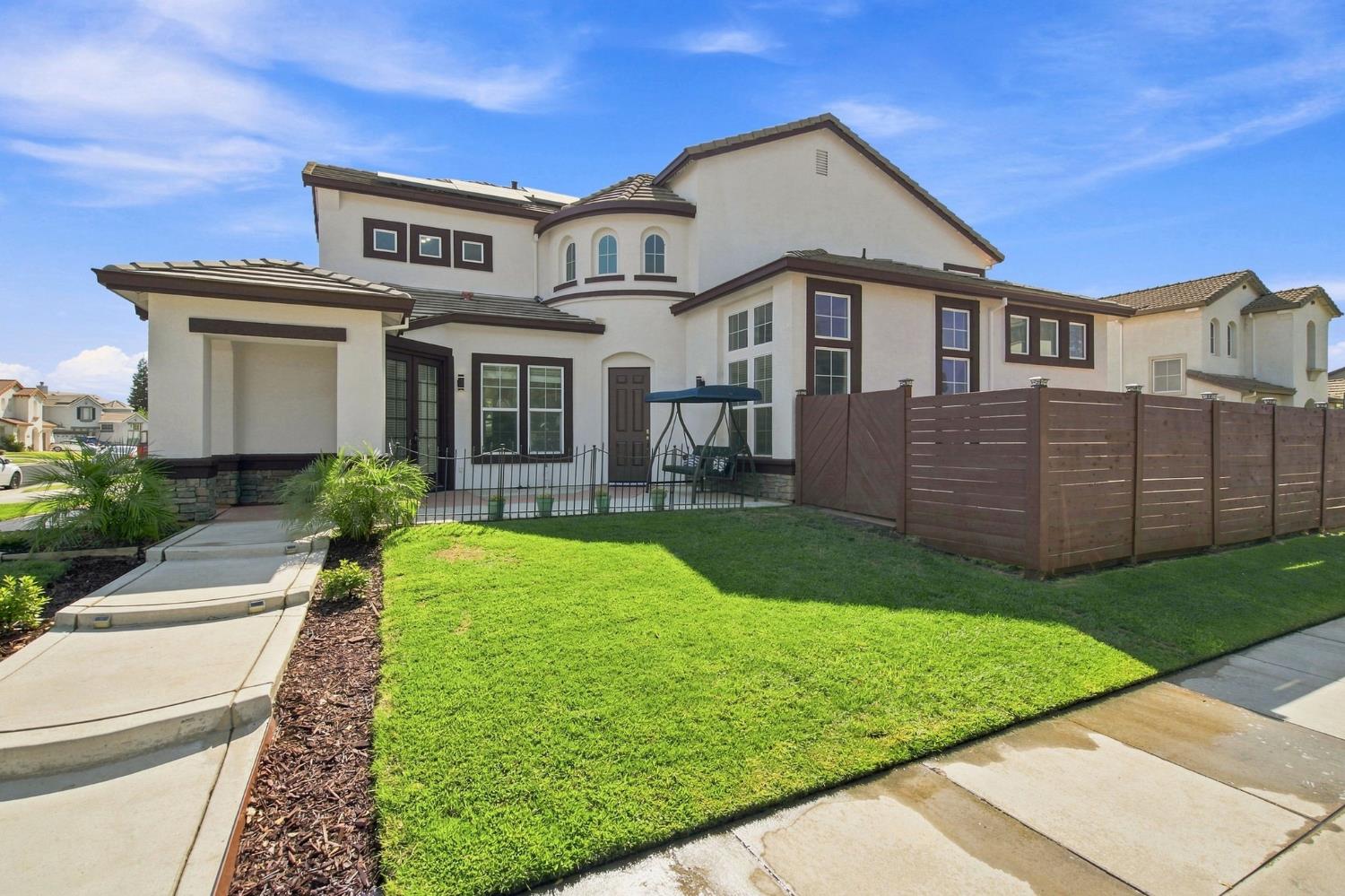 1686 Aletsch Way