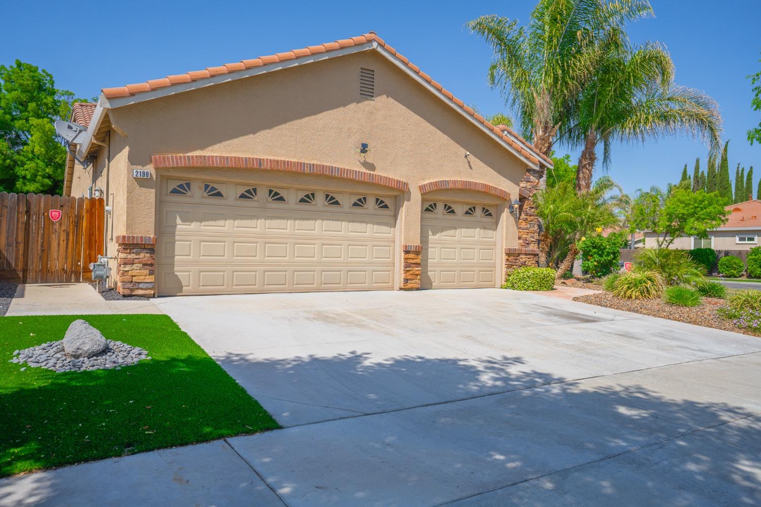 2196 Naples Court