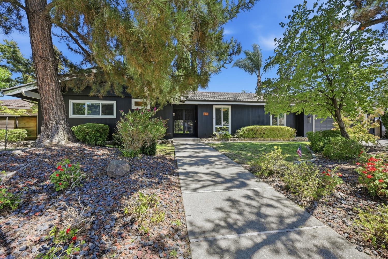 614 Rivercrest Drive