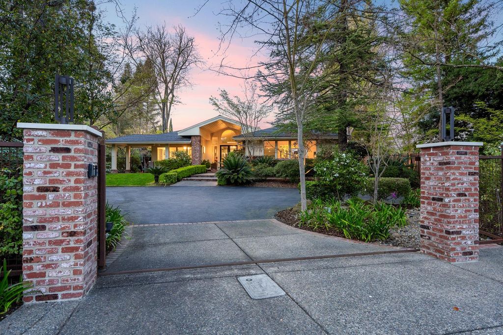 Photo of 1987 Maple Glen Road, Sacramento, CA 95864 (MLS # 226015141)