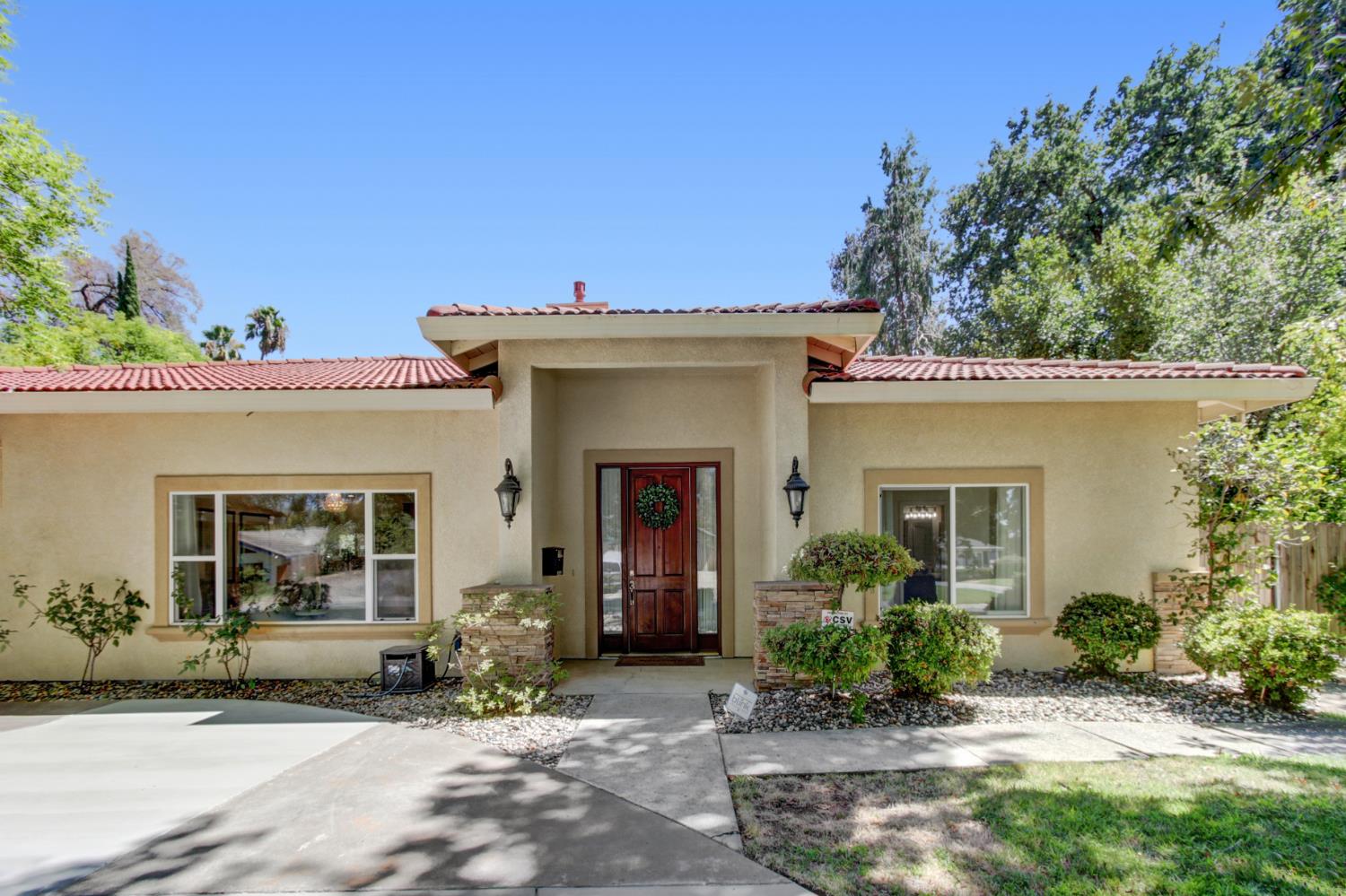 5694 Rolling Oak Dr.