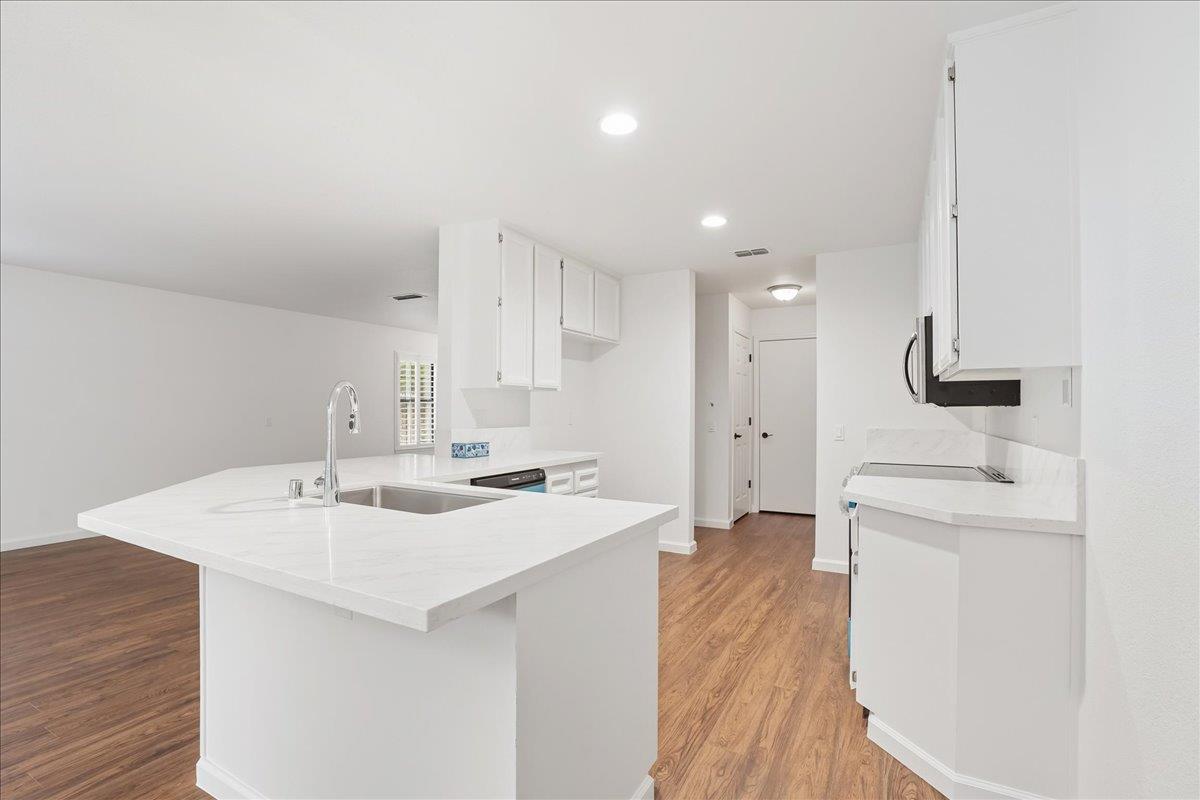 5640 Verner Oak Court 1