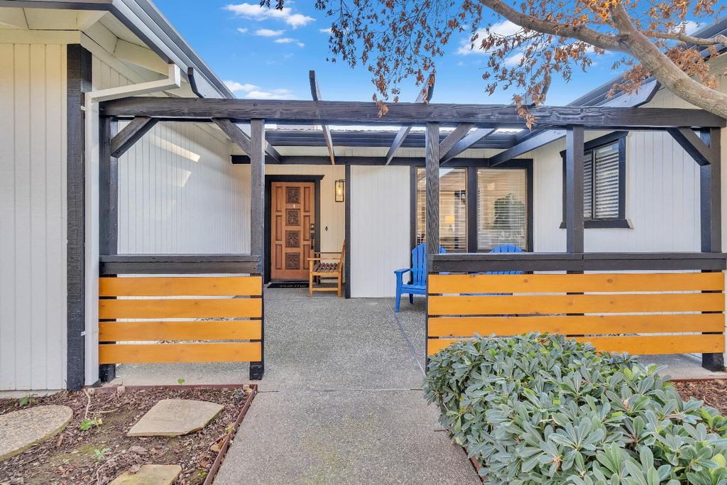 Photo of 2633 Tierra Grande Circle, Sacramento, CA 95827 (MLS # 226006047)