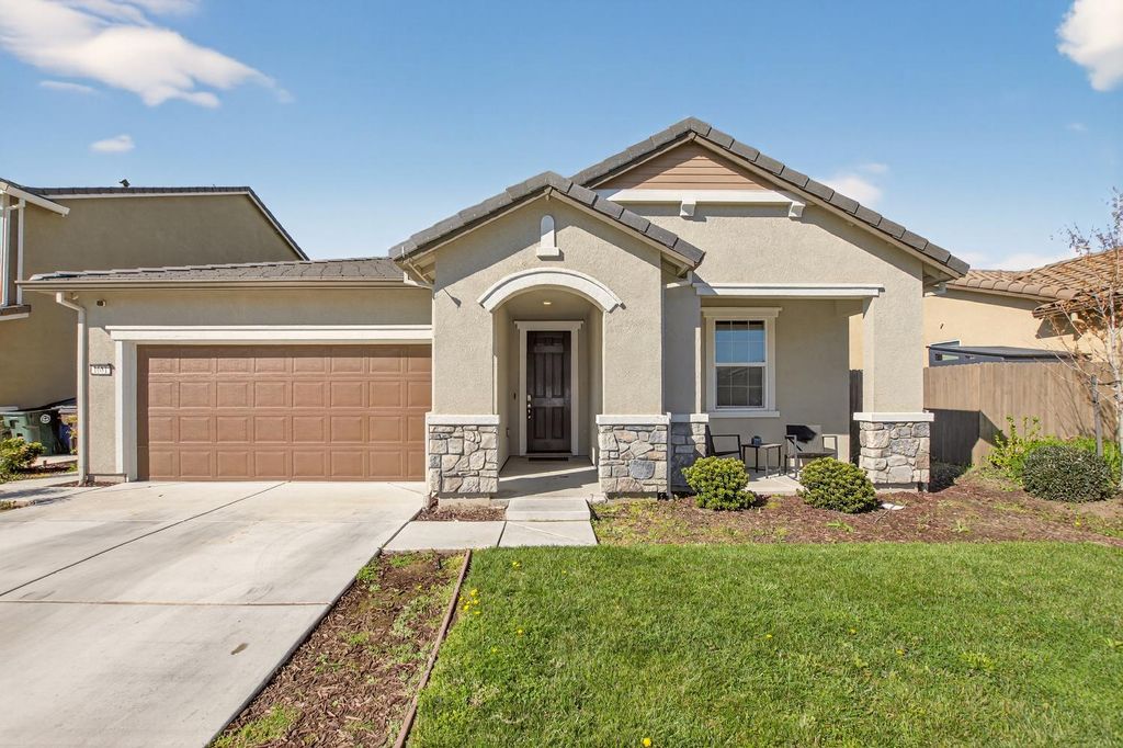 Photo of 1681 Oleander Avenue, Manteca, CA 95337 (MLS # 226030477)