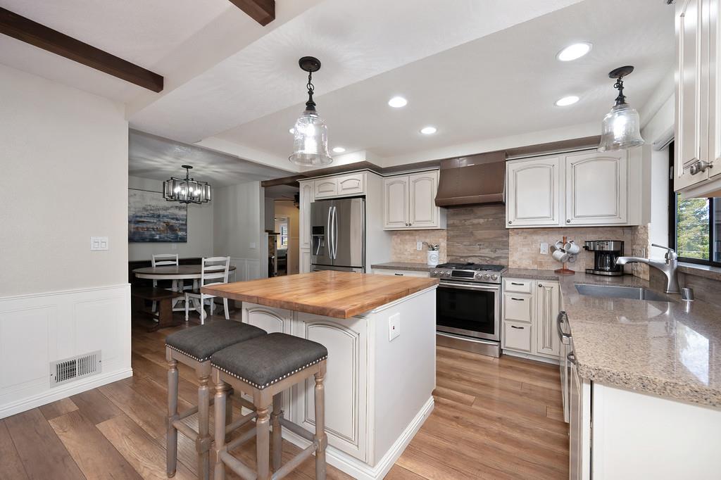 22901 Sunset Ridge Drive