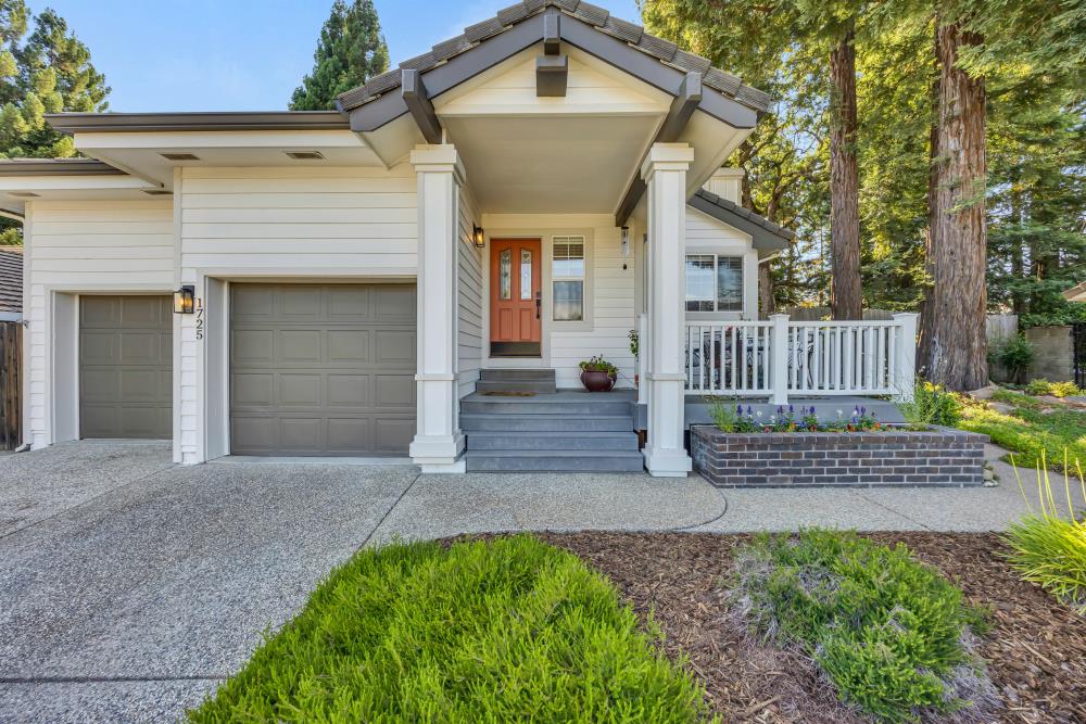 1725 Foxridge Circle