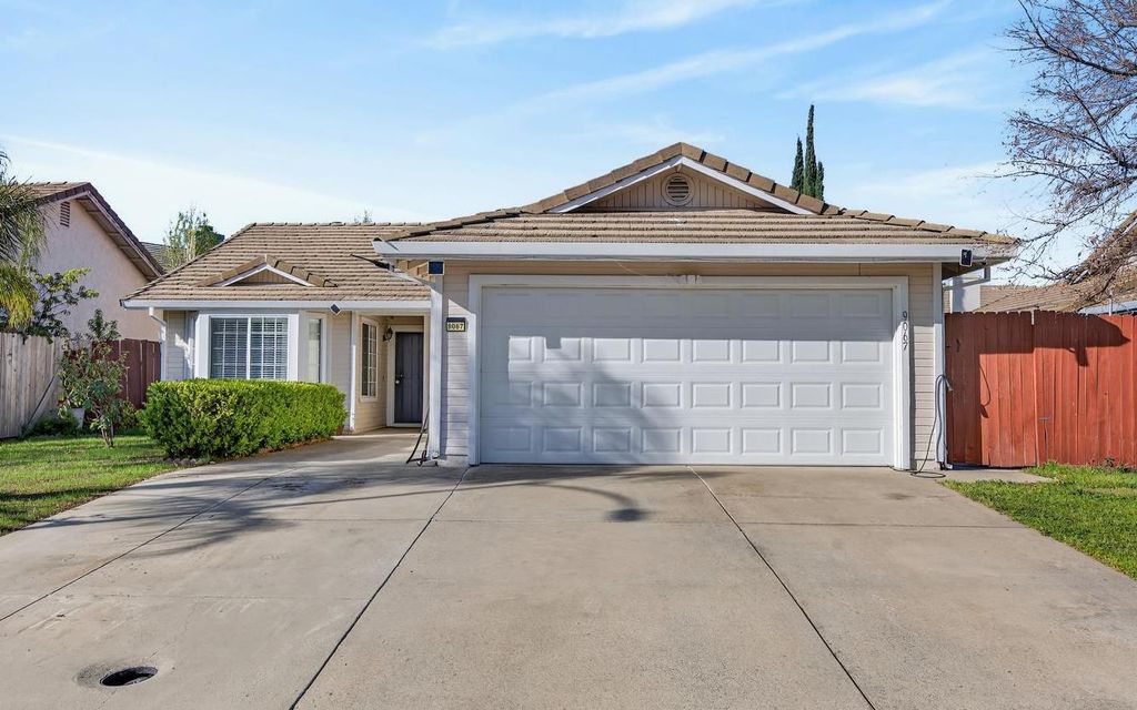 Photo of 9067 La Maison Circle, Sacramento, CA 95829 (MLS # 226033283)