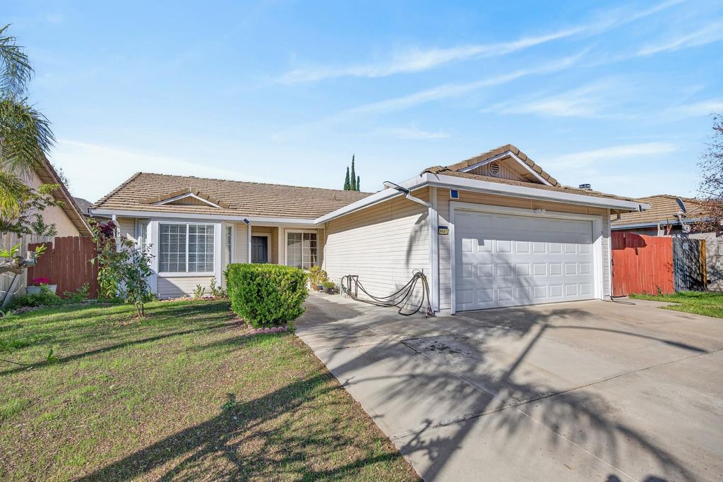 Photo of 9067 La Maison Circle, Sacramento, CA 95829 (MLS # 226033283)