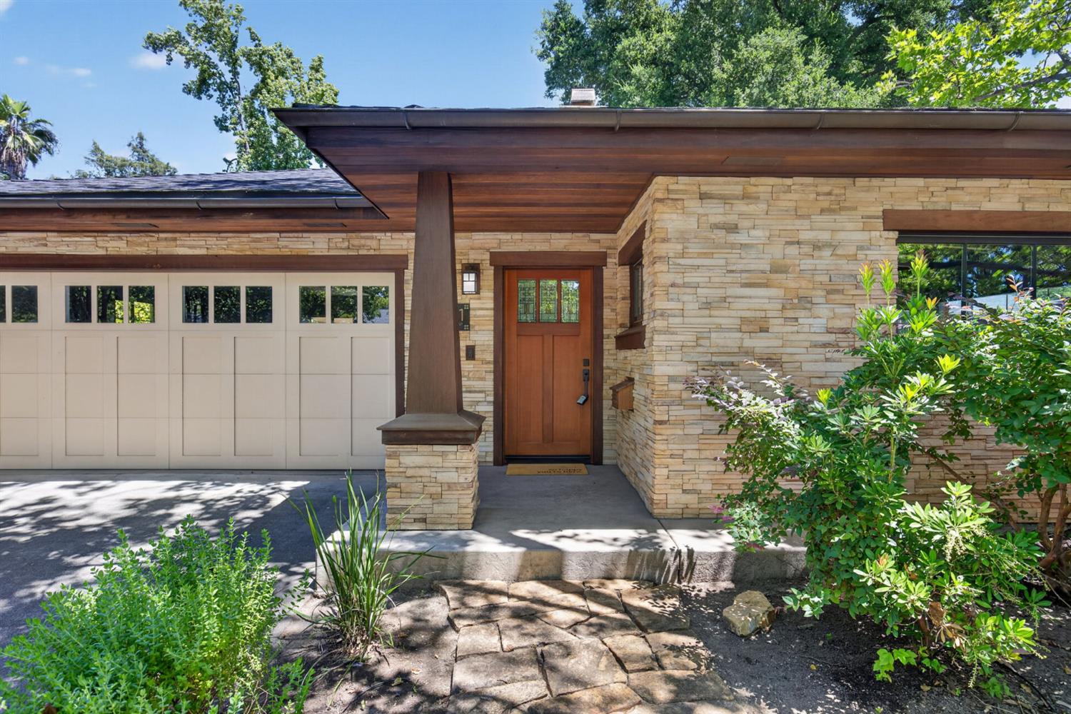 4621 Crestwood Way