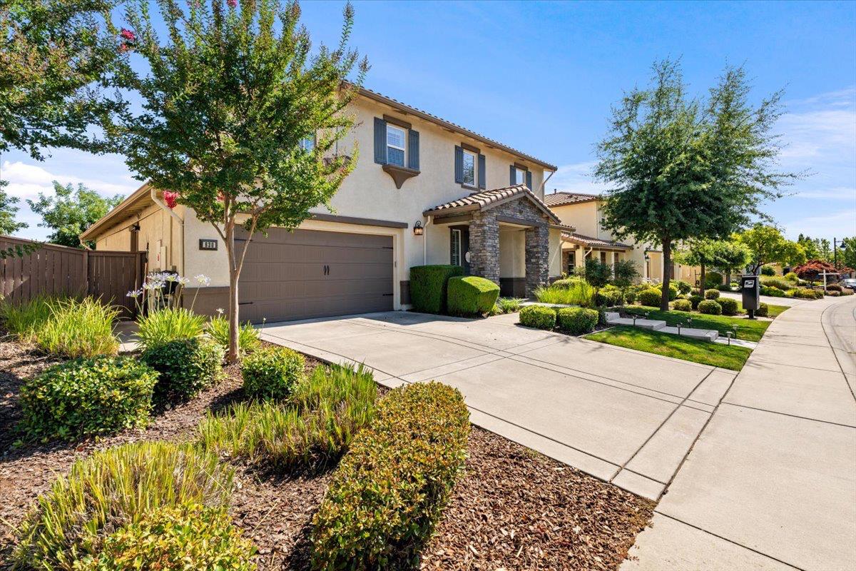 930 Anvil Circle