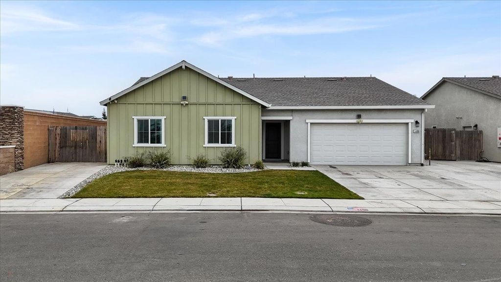 Photo of 1496 Crimson Ln, Manteca, CA 95336 (MLS # 226015757)