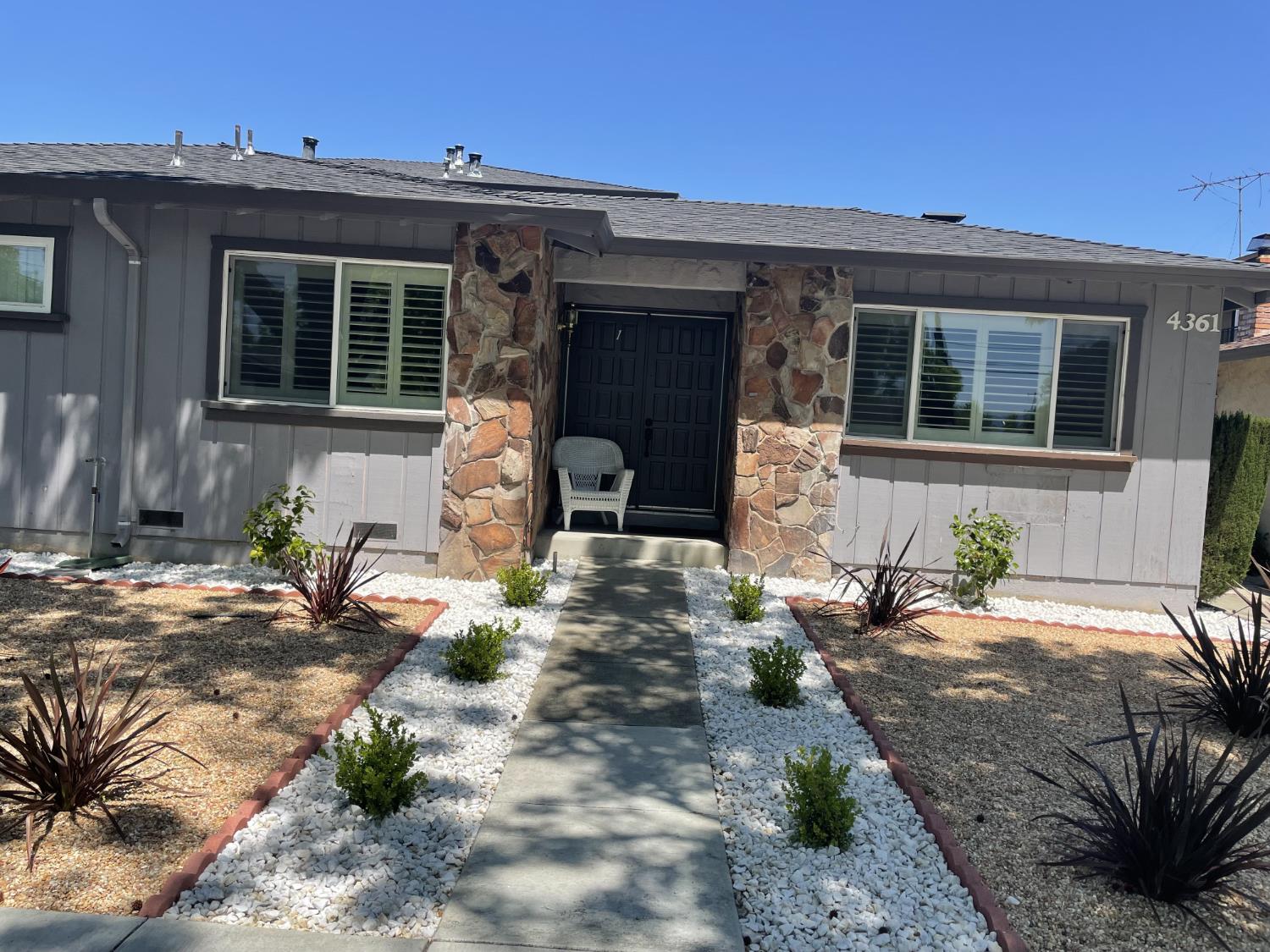 4361 Blackford Avenue