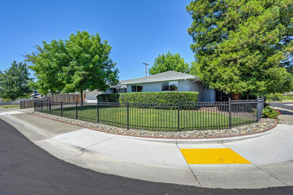 6841 Shalimar Way