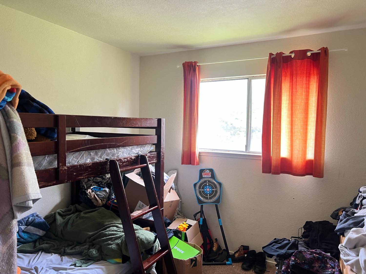 Stockton, California 95207, United States, 3 Bedrooms Bedrooms, ,1 BathroomBathrooms,Residential,Pending,121356