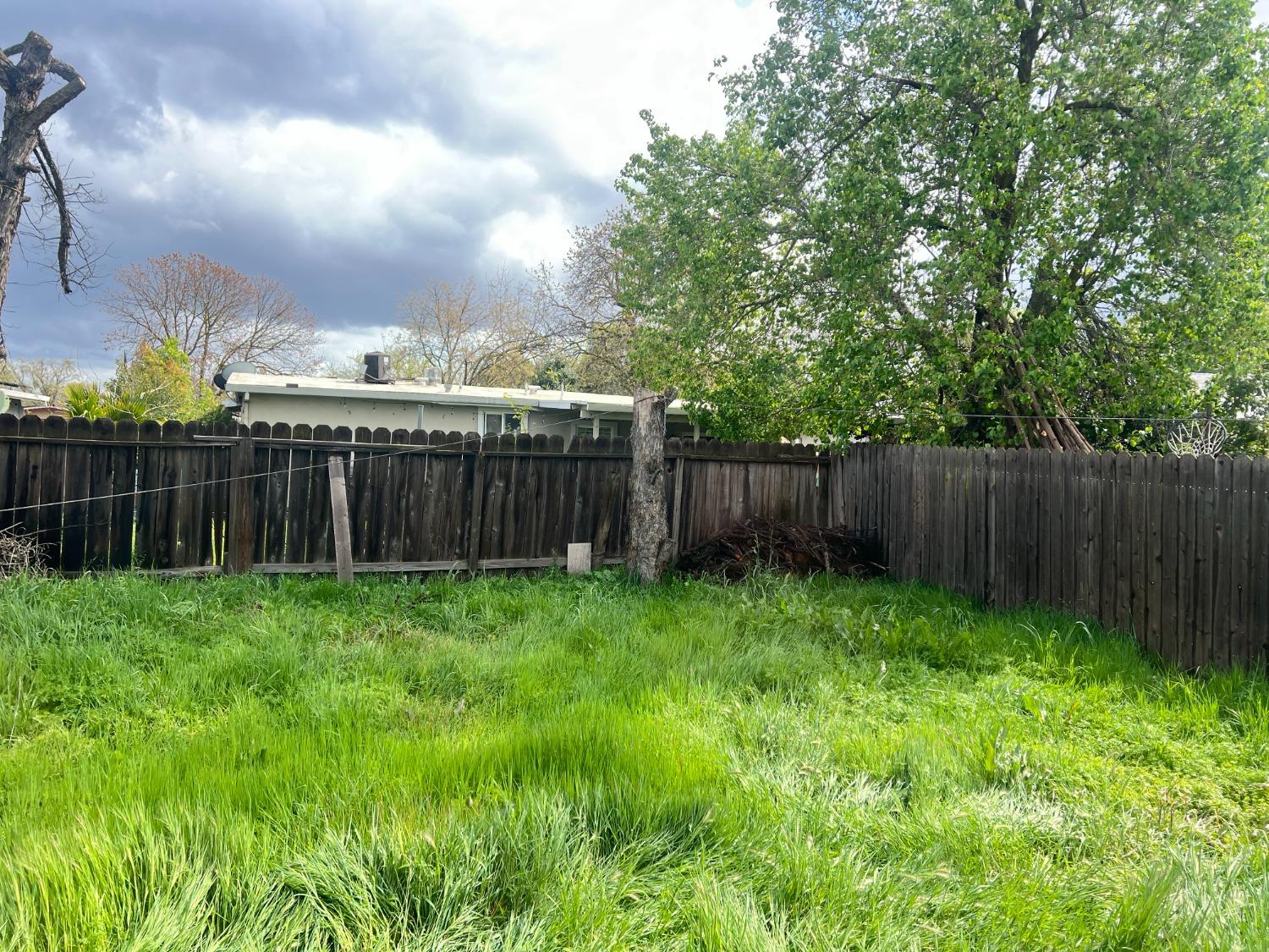 Stockton, California 95207, United States, 3 Bedrooms Bedrooms, ,1 BathroomBathrooms,Residential,Pending,121356