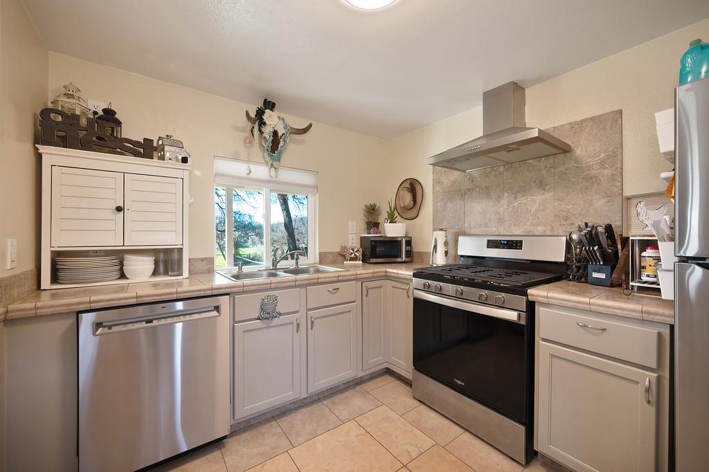 13598 Desperado Dr