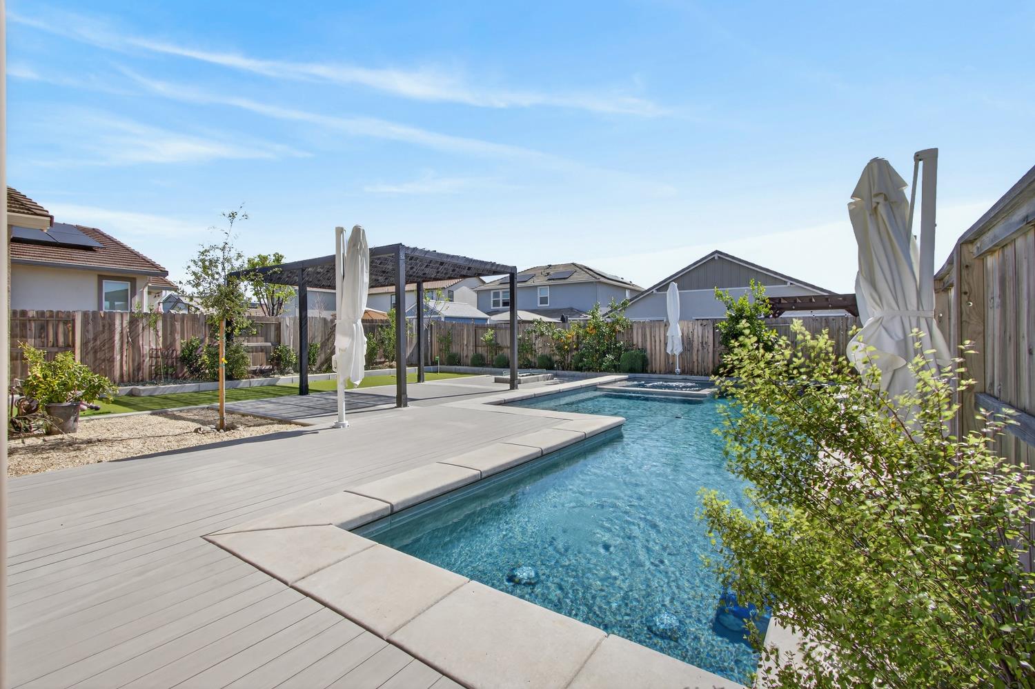 2883 Ridgecrest Drive