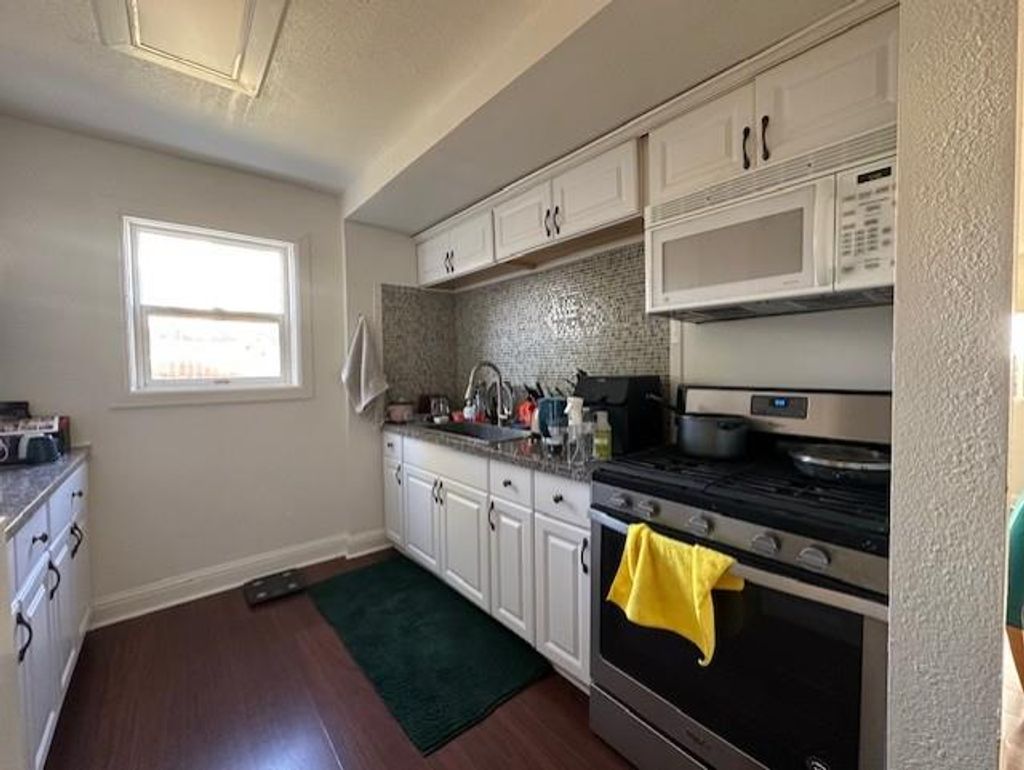 Photo of 2091 15th Avenue, Sacramento, CA 95822 (MLS # 226017912)