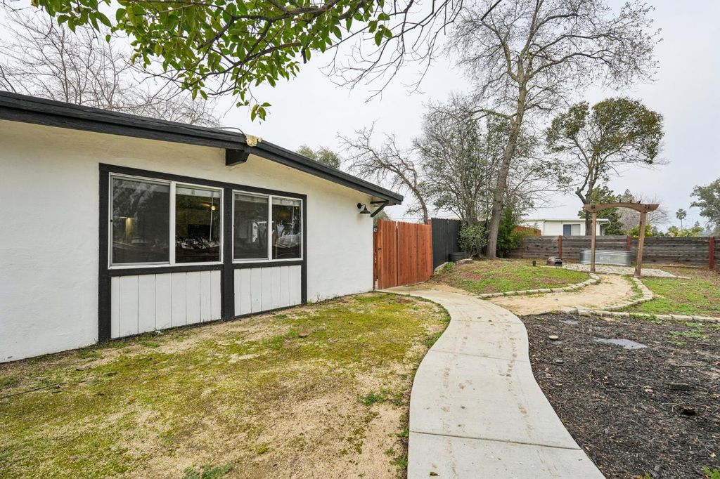 Photo of 5411 Hamilton Street, Sacramento, CA 95842 (MLS # 226006170)