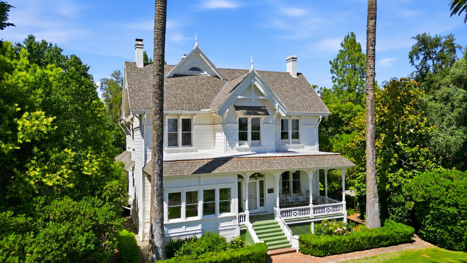 2727 Russell Boulevard