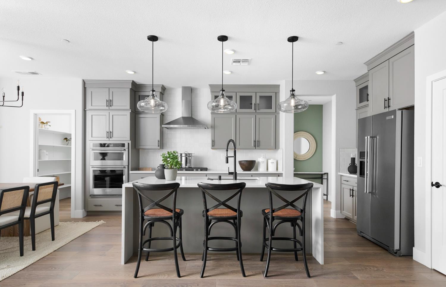 880 Sun Pillar Court